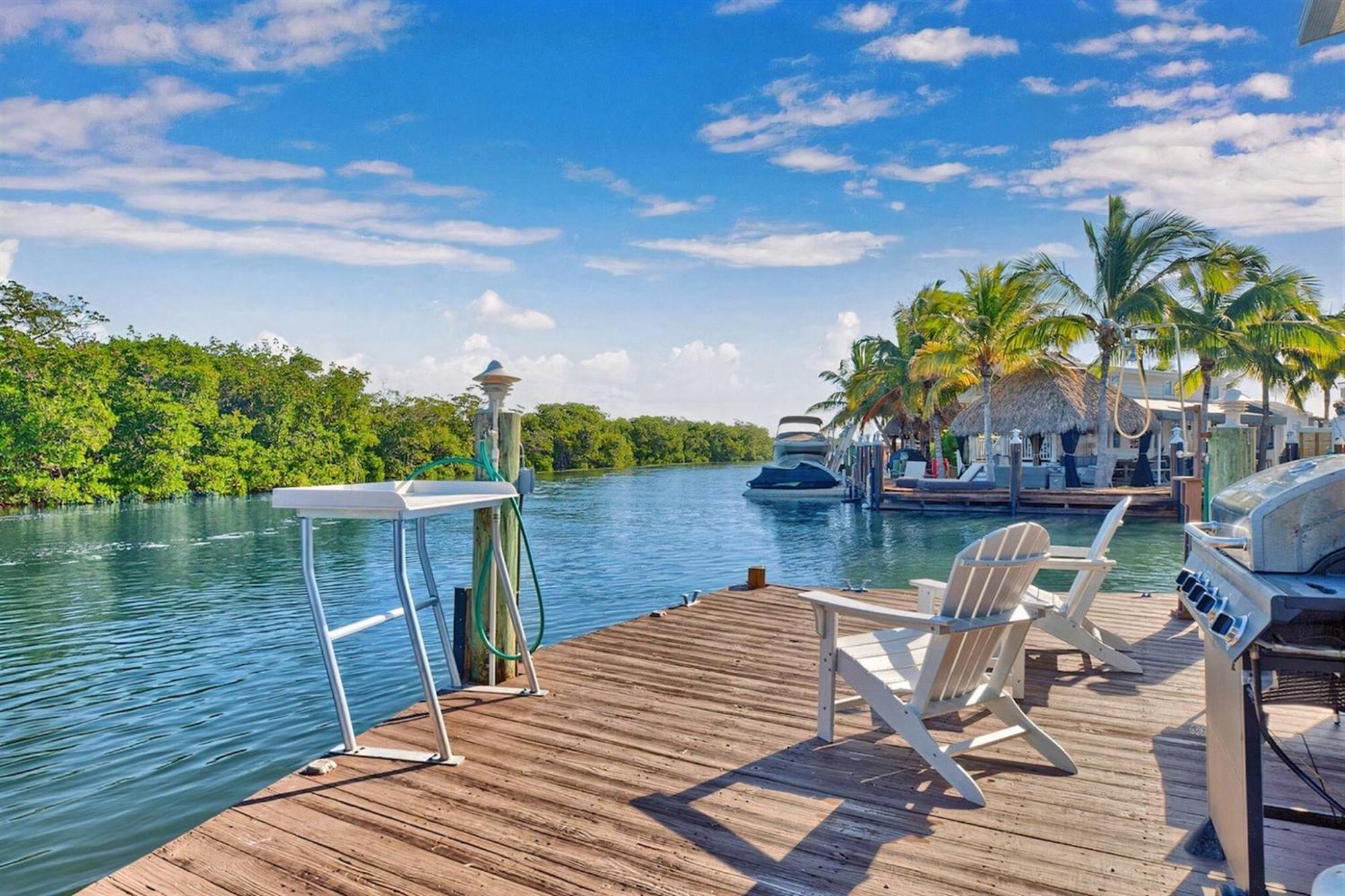 Tiny Home On Waterfront, Bay Views, Deck, Pool Jewfish Room photo