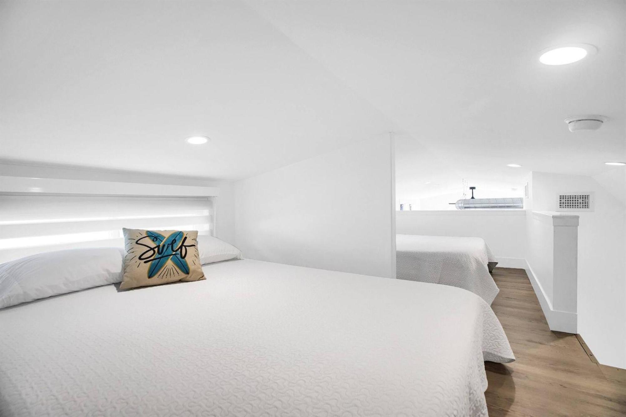 Tiny Home On Waterfront, Bay Views, Deck, Pool Jewfish Room photo