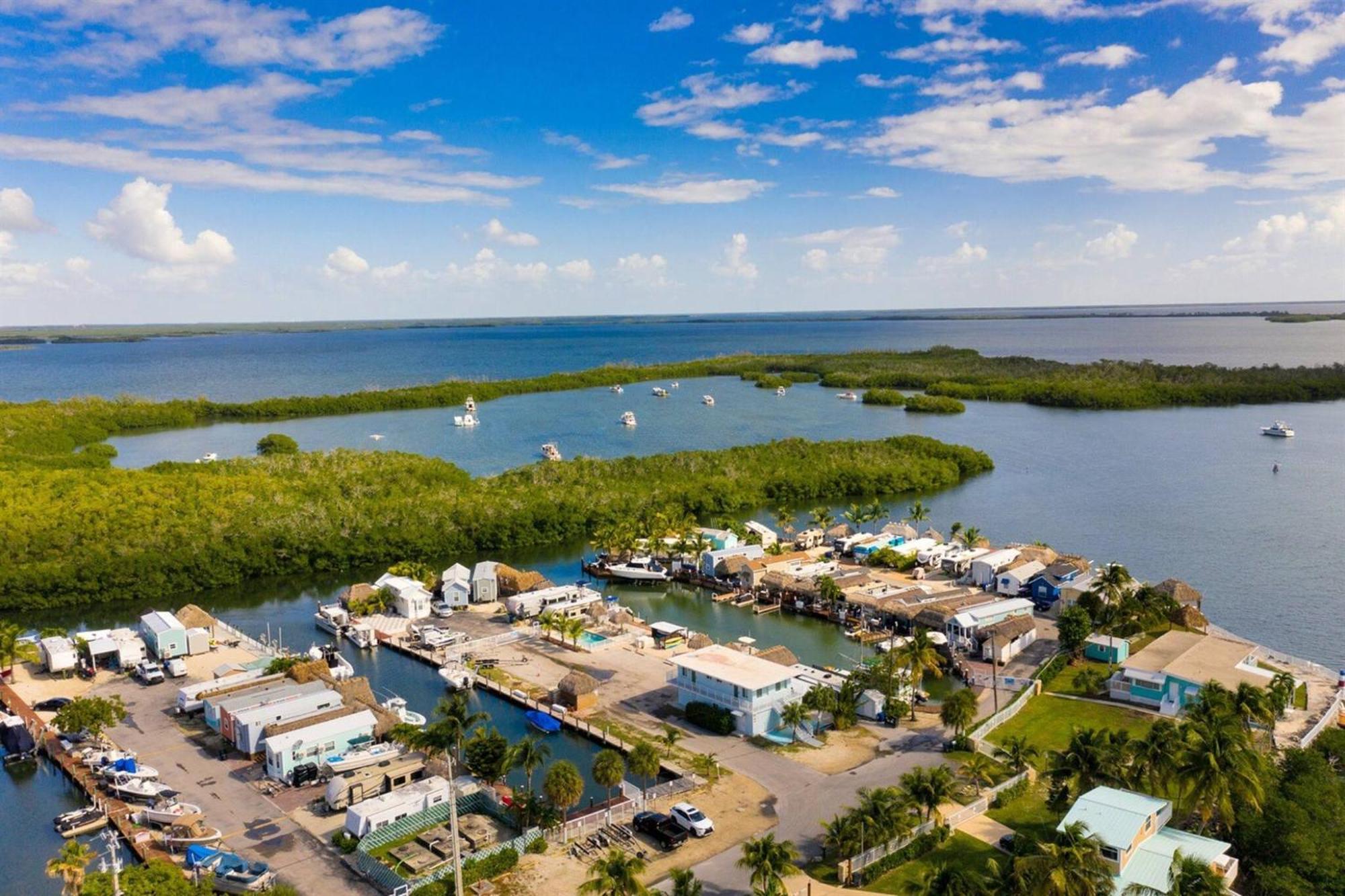 Tiny Home On Waterfront, Bay Views, Deck, Pool Jewfish Room photo