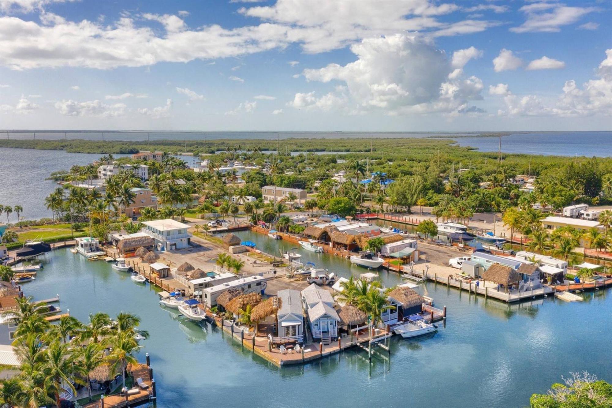 Tiny Home On Waterfront, Bay Views, Deck, Pool Jewfish Room photo