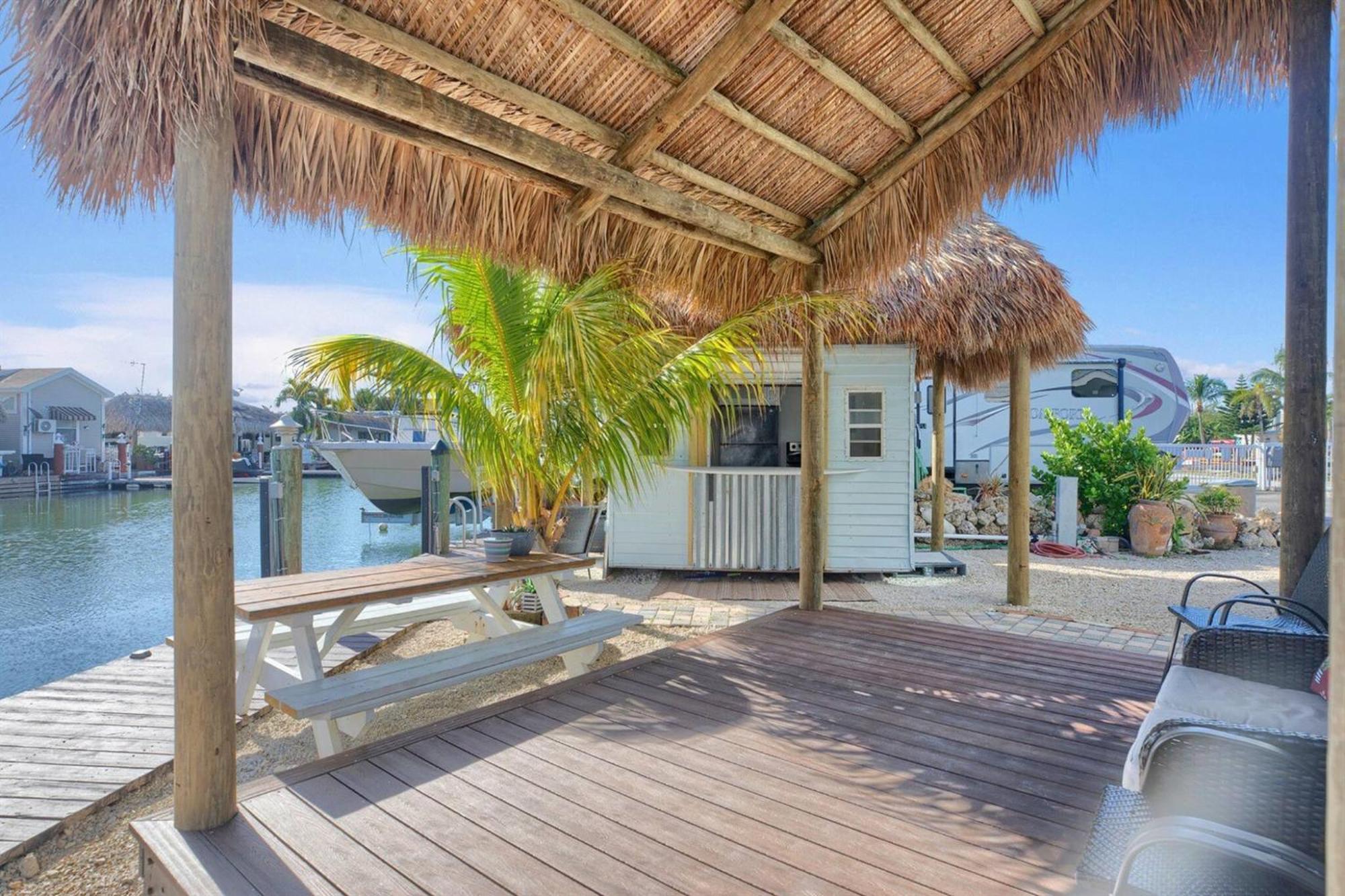 Tiny Home On Waterfront, Bay Views, Deck, Pool Jewfish Room photo