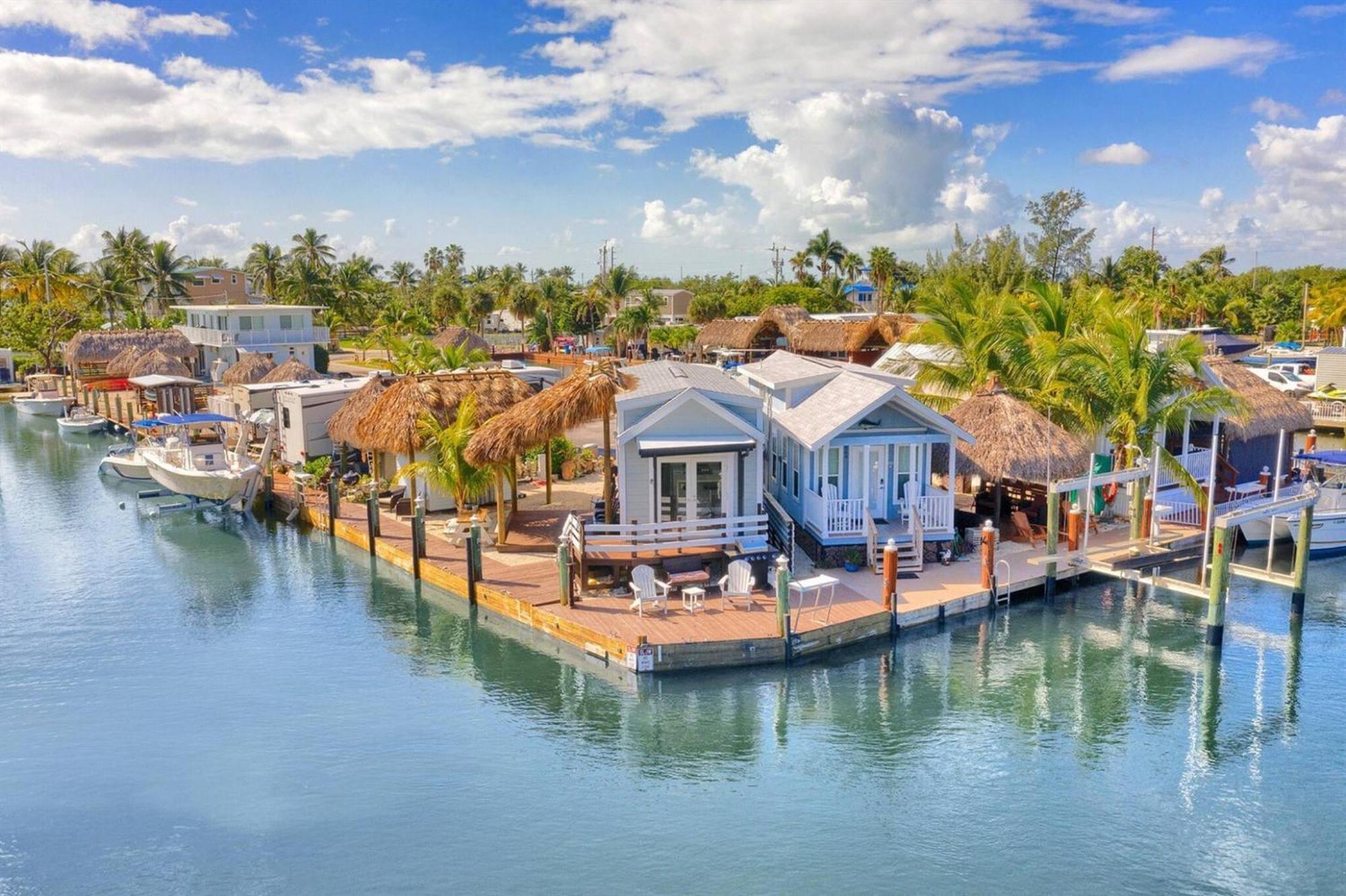 Tiny Home On Waterfront, Bay Views, Deck, Pool Jewfish Room photo
