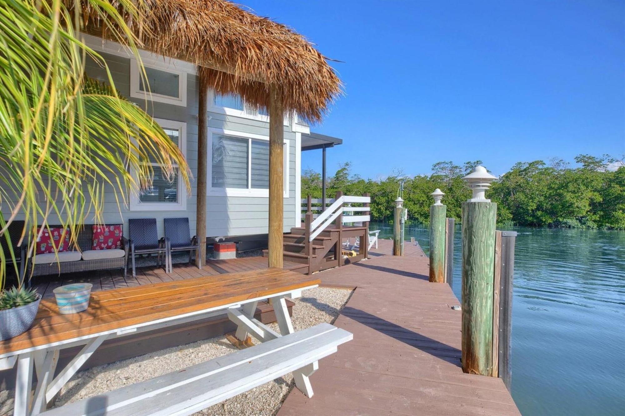 Tiny Home On Waterfront, Bay Views, Deck, Pool Jewfish Room photo