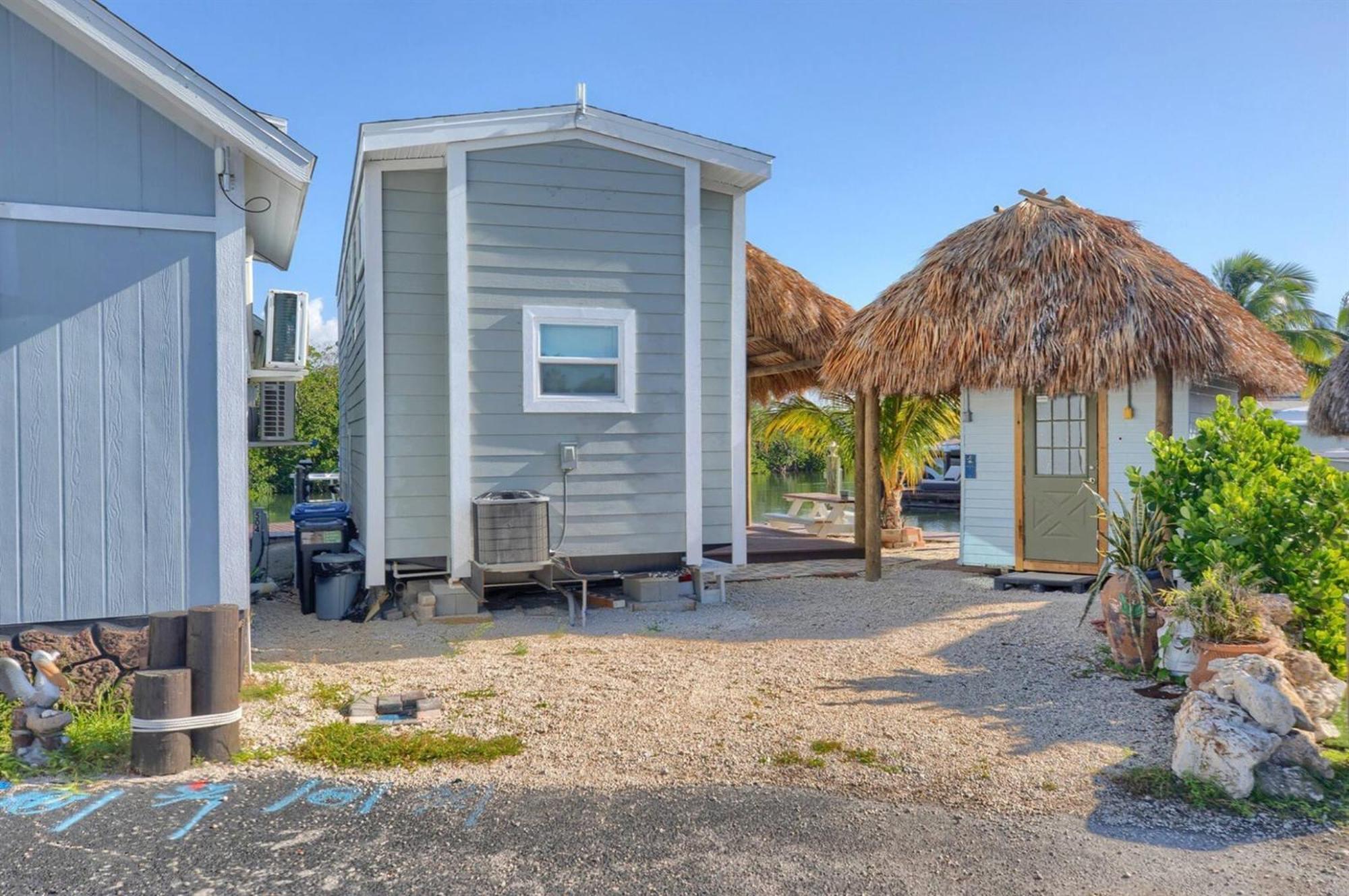 Tiny Home On Waterfront, Bay Views, Deck, Pool Jewfish Room photo